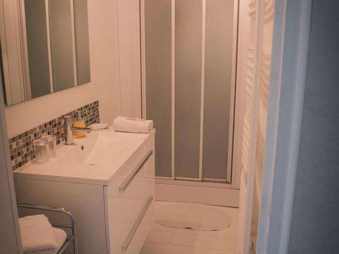 La Maison Periot Trevieres Номер фото